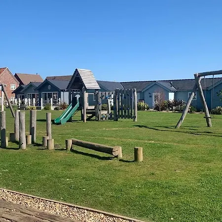 Sea View The Lookout At The Bay Village 2 Bed Sleeps 5 Dog Friendly Free Leisure Facilities Direct Access Pub And Shop Click To View Photos * ファイリー