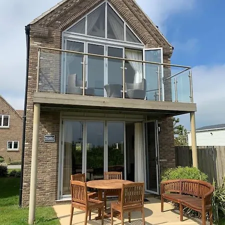 Sea View The Lookout At The Bay Village 2 Bed Sleeps 5 Dog Friendly Free Leisure Facilities Direct Access Pub And Shop Click To View Photos 別荘 *