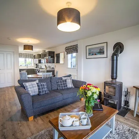 Sea View The Lookout At The Bay Village 2 Bed Sleeps 5 Dog Friendly Free Leisure Facilities Direct Access Pub And Shop Click To View Photos * ファイリー