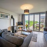 Sea View The Lookout At The Bay Village 2 Bed Sleeps 5 Dog Friendly Free Leisure Facilities Direct Access Pub And Shop Click To View Photos بيت للعطل